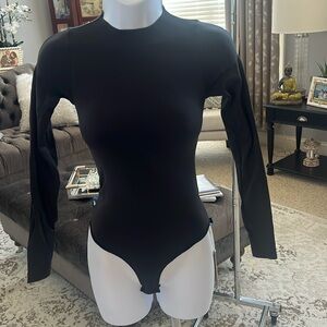 Skims essential bodysuit